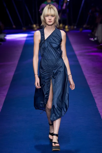 Look 7